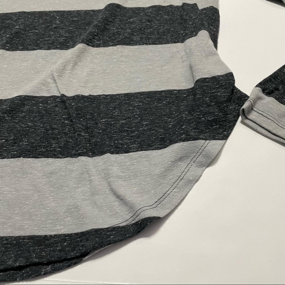 Victoria’s Secret Casual Preppy Striped Lightweight 3/4 Sleeve Shirt Size Small - Picture 6 of 7